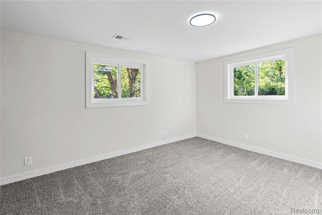 1460 W Silverbell Road, Lake Orion, MI 48359