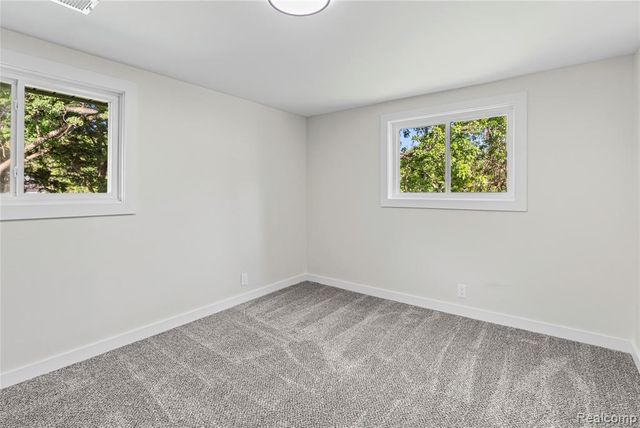 1460 W Silverbell Road, Lake Orion, MI 48359
