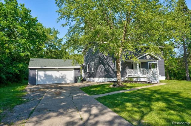 1460 W Silverbell Road, Lake Orion, MI 48359