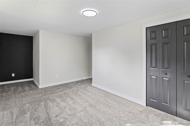 1460 W Silverbell Road, Lake Orion, MI 48359