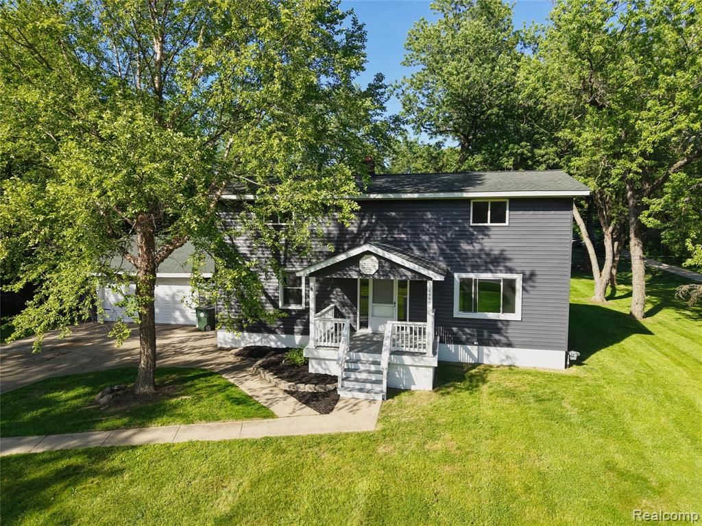 1460 W Silverbell Road, Lake Orion, MI 48359