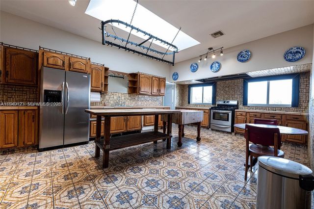 236 N Federal Hwy 201, Dania Beach, FL 33004