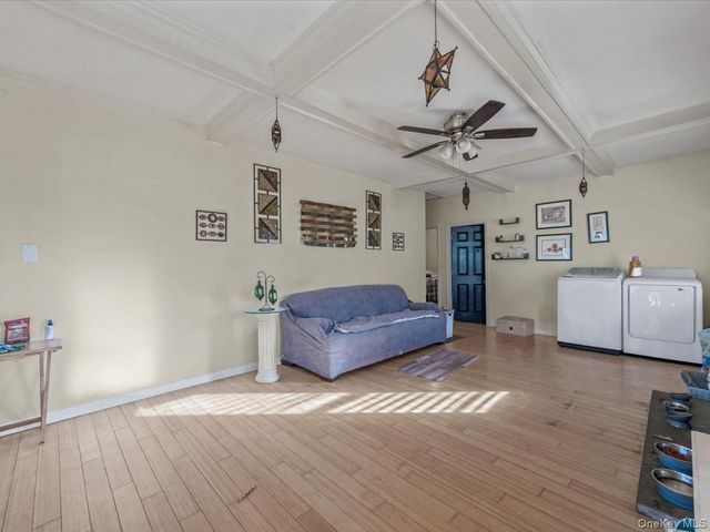 29 Parkside Avenue, Miller Place, NY 11764