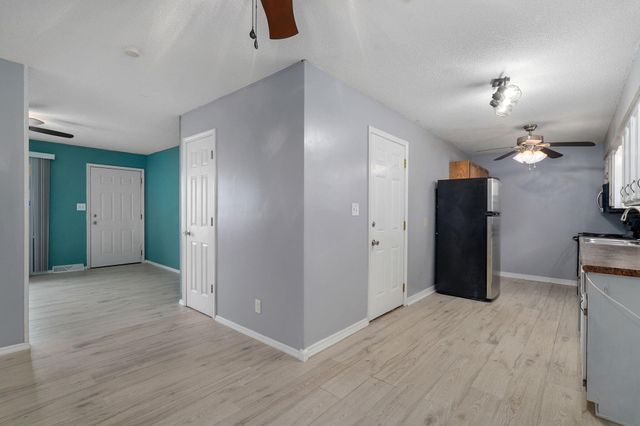 2619 E Division Street, Springfield, MO 65803
