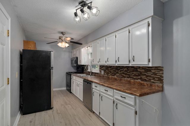 2619 E Division Street, Springfield, MO 65803