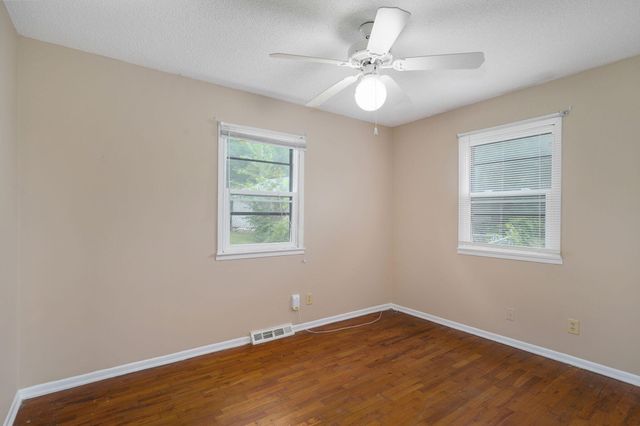 2619 E Division Street, Springfield, MO 65803