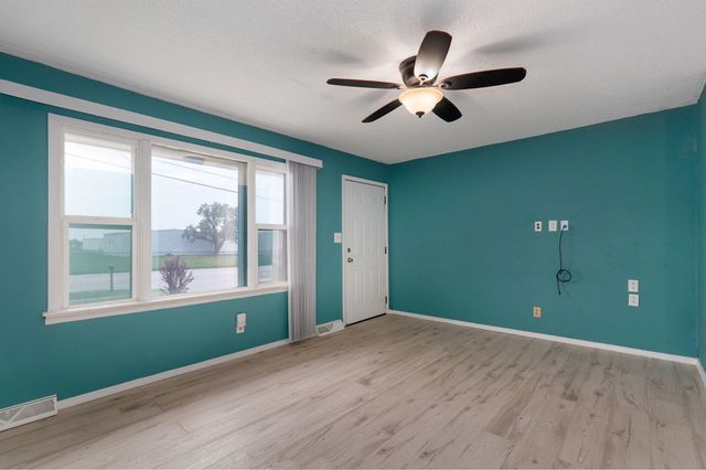 2619 E Division Street, Springfield, MO 65803