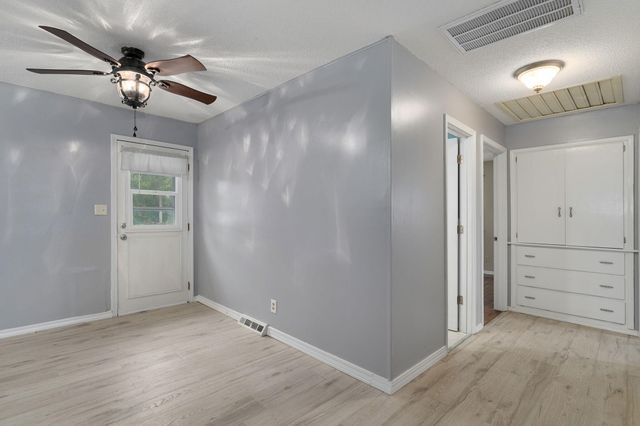 2619 E Division Street, Springfield, MO 65803