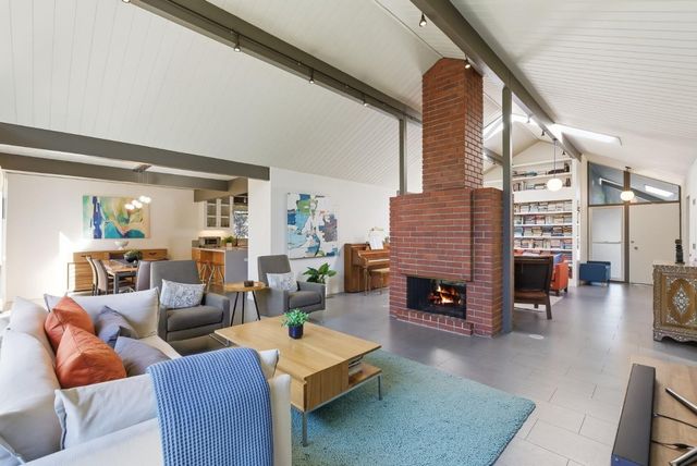 943 Trophy Drive, Mountain View, CA 94040