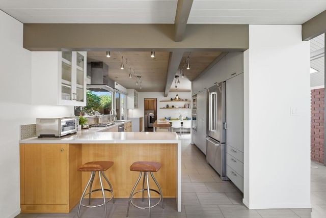 943 Trophy Drive, Mountain View, CA 94040