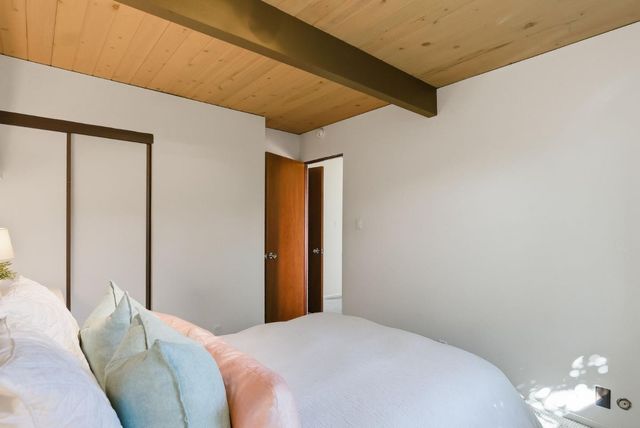 943 Trophy Drive, Mountain View, CA 94040