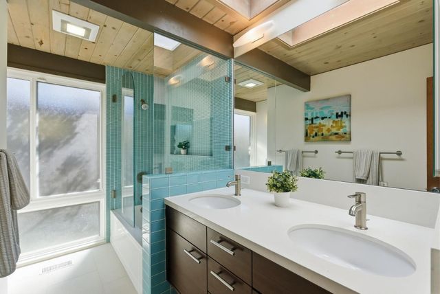 943 Trophy Drive, Mountain View, CA 94040