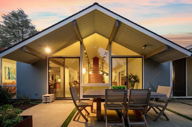 943 Trophy Drive, Mountain View, CA 94040