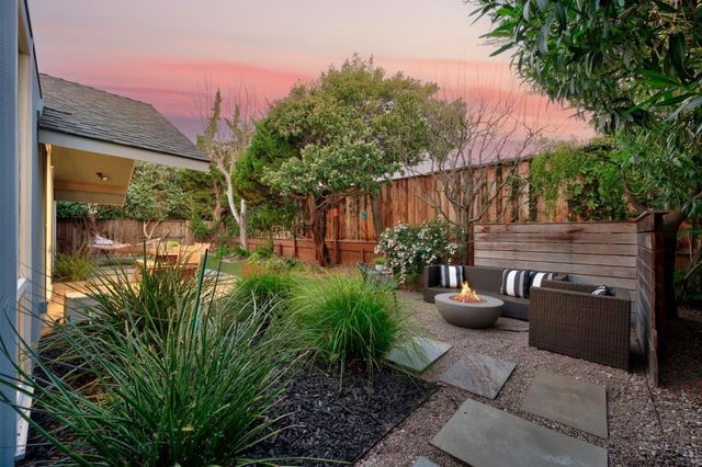 943 Trophy Drive, Mountain View, CA 94040