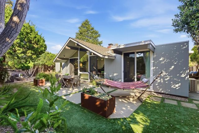 943 Trophy Drive, Mountain View, CA 94040