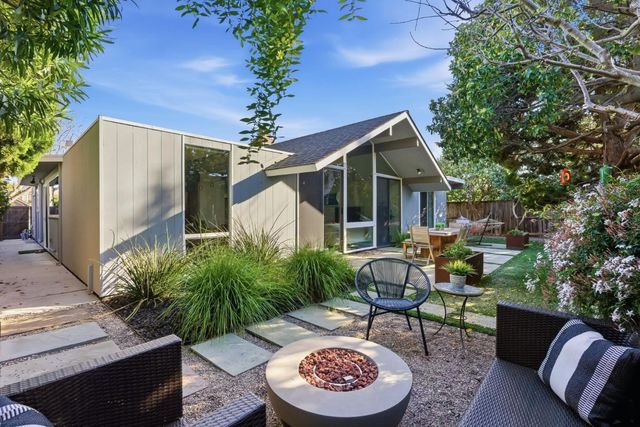 943 Trophy Drive, Mountain View, CA 94040