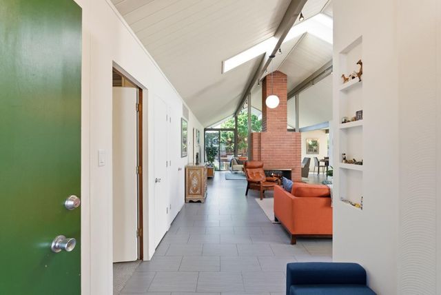 943 Trophy Drive, Mountain View, CA 94040