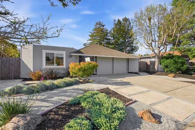 943 Trophy Drive, Mountain View, CA 94040