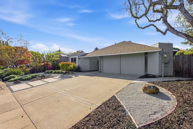943 Trophy Drive, Mountain View, CA 94040