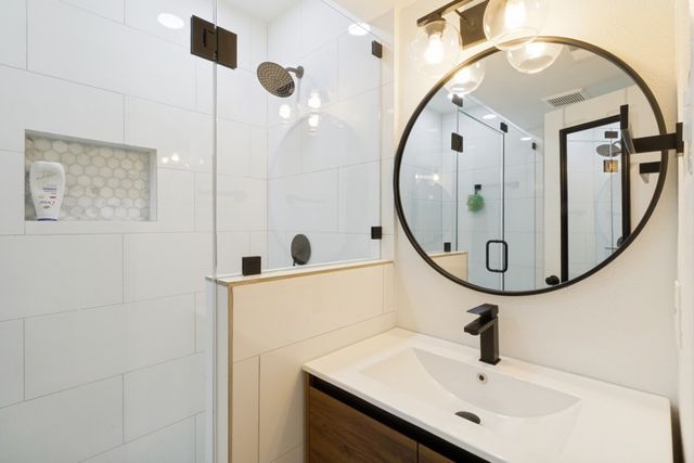 3904 Rawlins Street 112, Dallas, TX 75219