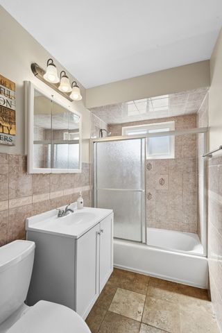 5021 Church Street 2, Skokie, IL 60077