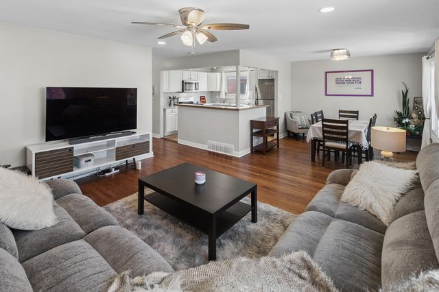 5021 Church Street 2, Skokie, IL 60077