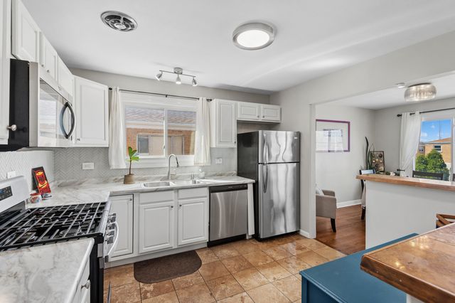 5021 Church Street 2, Skokie, IL 60077