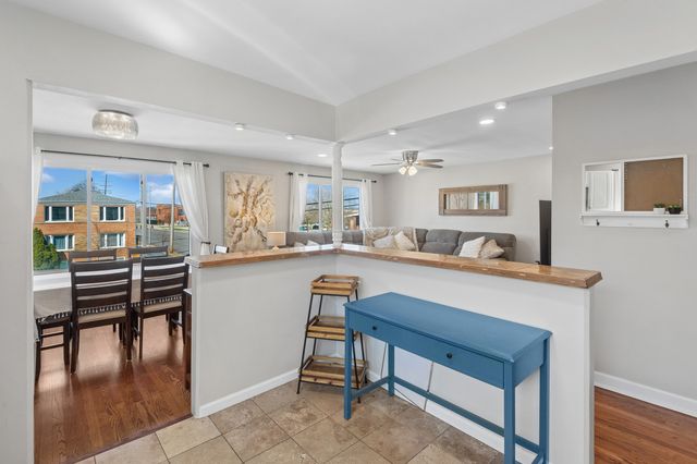 5021 Church Street 2, Skokie, IL 60077