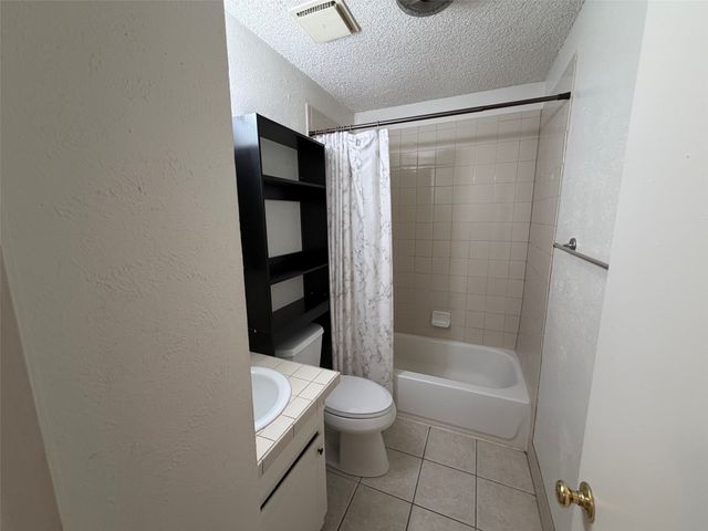 511 N Brazos Street D, Granbury, TX 76048