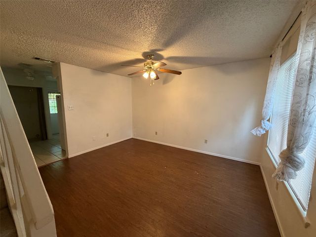 511 N Brazos Street D, Granbury, TX 76048