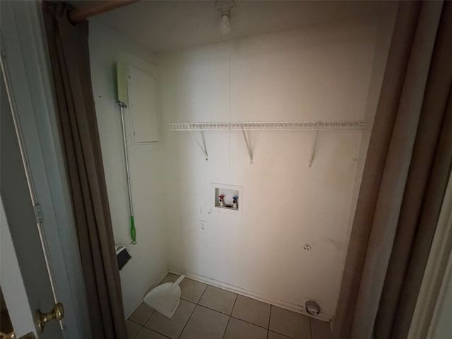 511 N Brazos Street D, Granbury, TX 76048