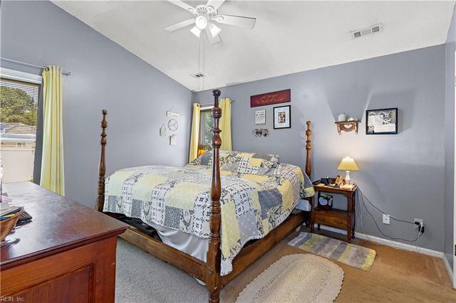 879 Maple CT, Smithfield, VA 23430