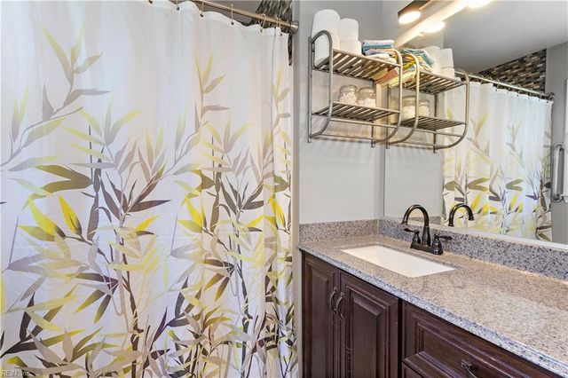 879 Maple CT, Smithfield, VA 23430