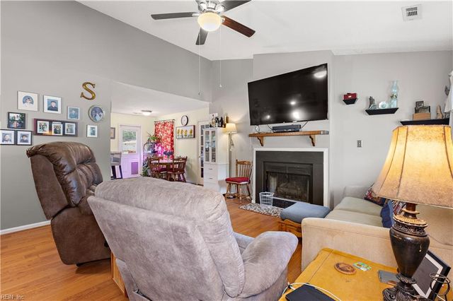879 Maple CT, Smithfield, VA 23430
