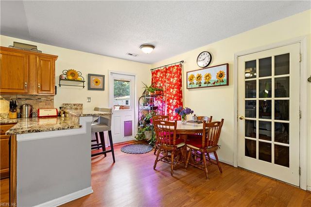 879 Maple CT, Smithfield, VA 23430