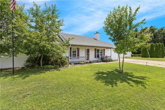 879 Maple CT, Smithfield, VA 23430