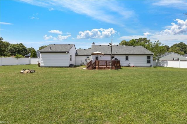 879 Maple CT, Smithfield, VA 23430