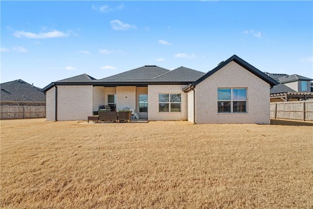 3005 S 20th Street, Rogers, AR 72758