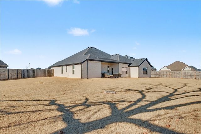 3005 S 20th Street, Rogers, AR 72758