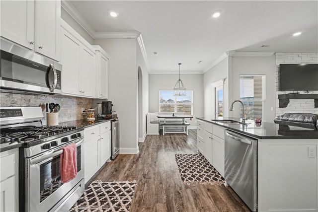 3005 S 20th Street, Rogers, AR 72758