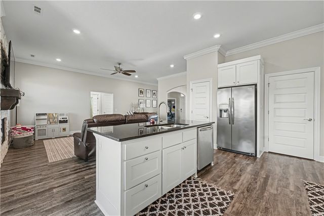 3005 S 20th Street, Rogers, AR 72758