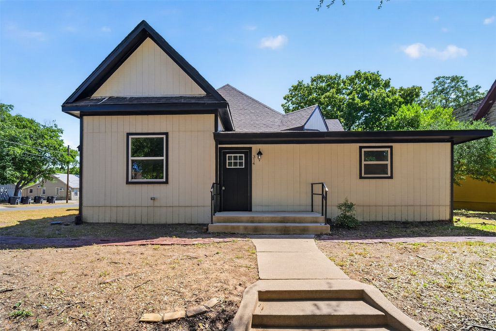 314 N Anglin Street, Cleburne, TX 76031