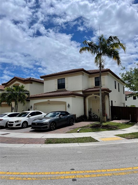 10086 NW 89th Terrace, Doral, FL 33178
