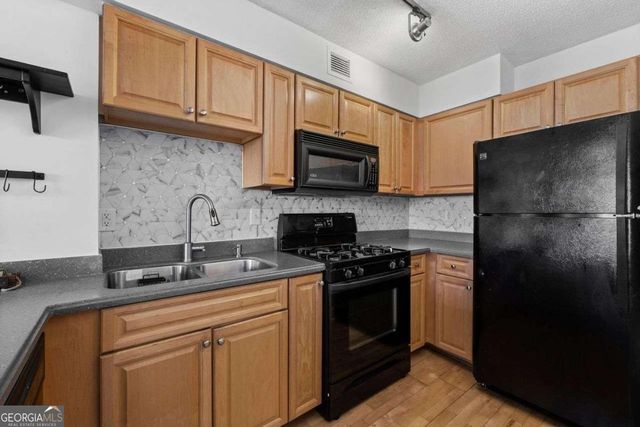 2479 PEACHTREE Road NE 912, Atlanta, GA 30305