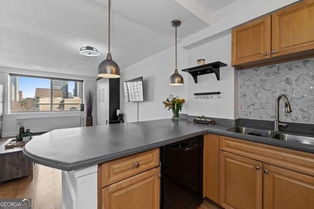 2479 PEACHTREE Road NE 912, Atlanta, GA 30305