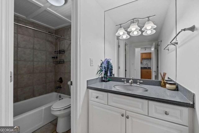 2479 PEACHTREE Road NE 912, Atlanta, GA 30305