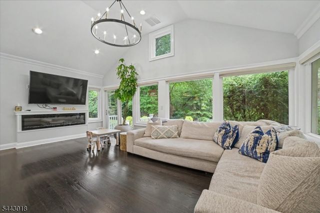 1459 Dunn Pkwy, Mountainside Boro, NJ 07092