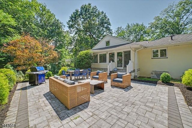 1459 Dunn Pkwy, Mountainside Boro, NJ 07092