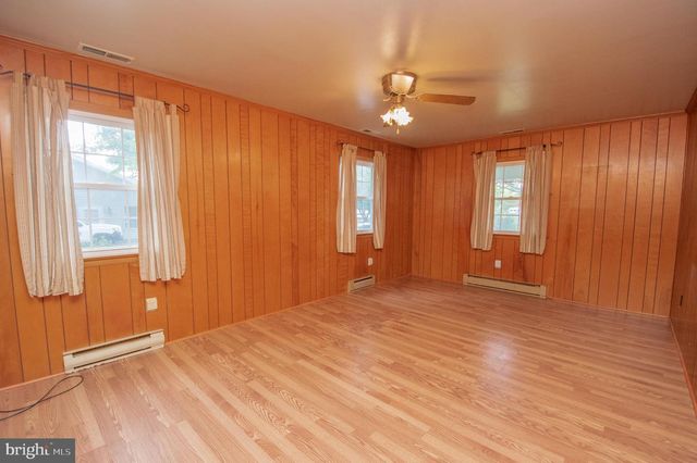 607 E PINE ST, Delmar, MD 21875