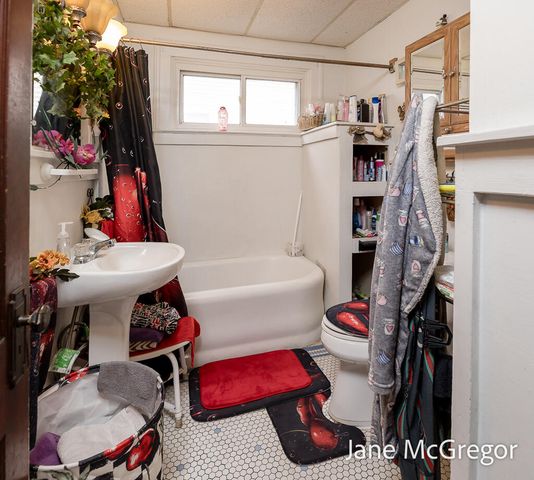 1350 Arthur Street, Muskegon, MI 49442